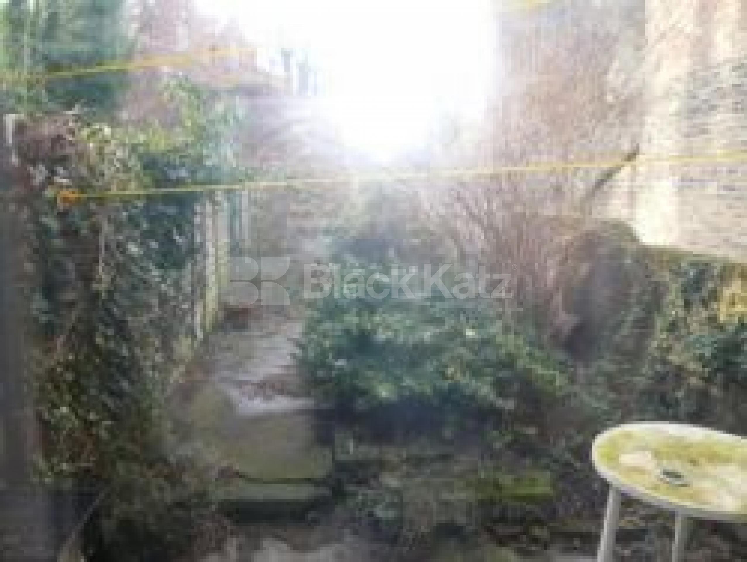 			1 Bedroom, 1 bath, 1 reception Flat			 Archway Road, HIGHGATE N6